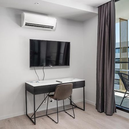 Oros Hotel And Apartments Оукли Екстериор снимка