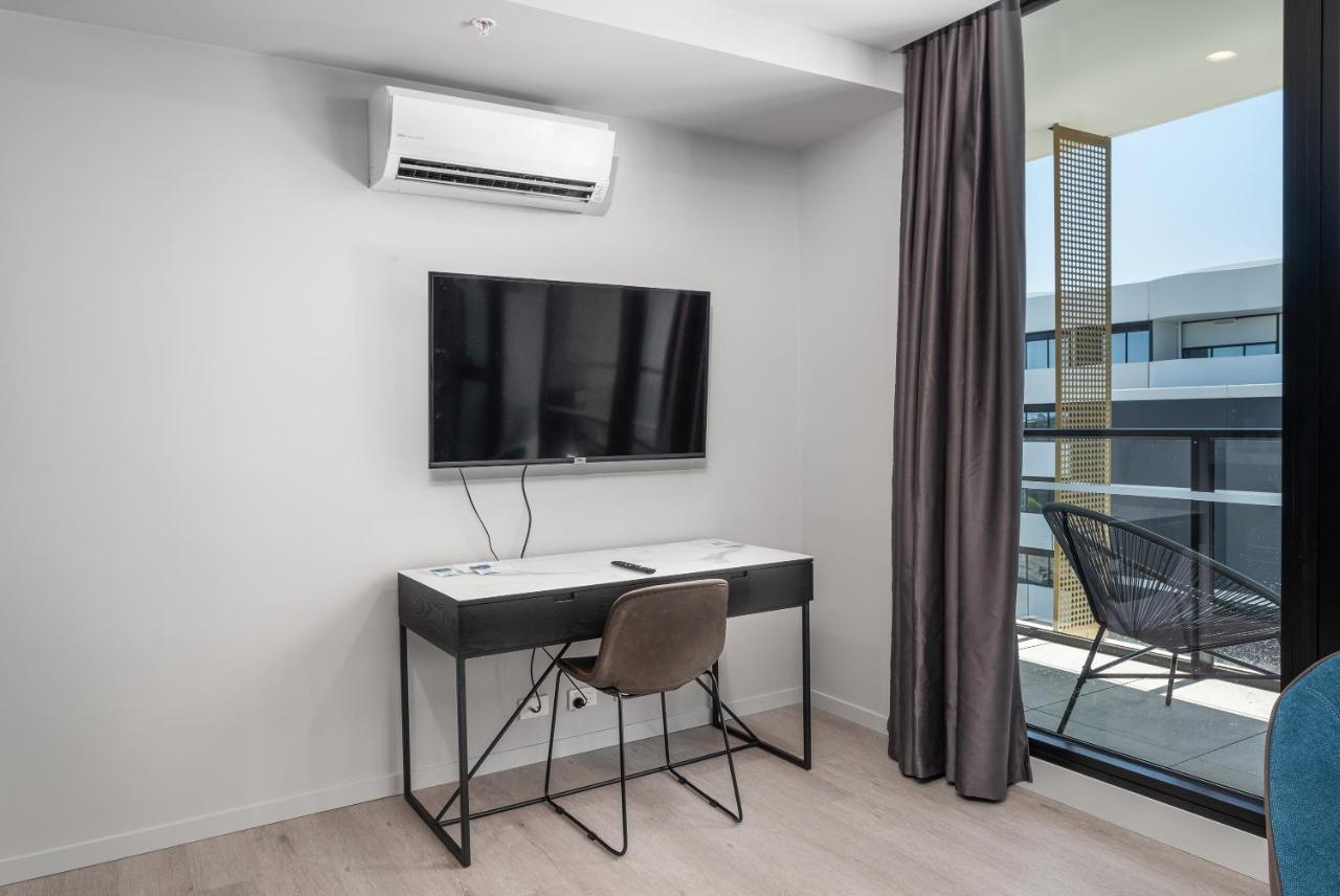 Oros Hotel And Apartments Оукли Екстериор снимка
